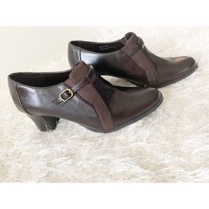 Naturalizer Brown Kama Pumps
